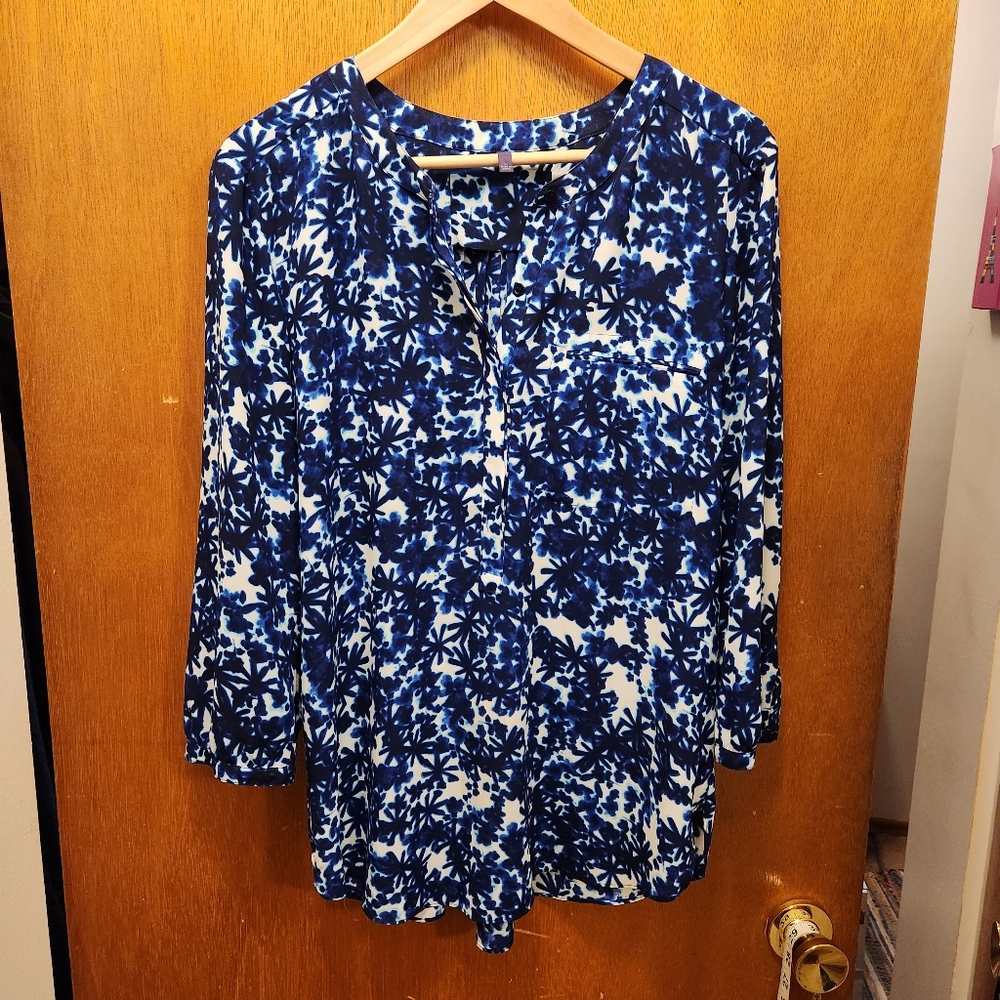 NJDJ Pintuck Blouse Blue and White Floral Print